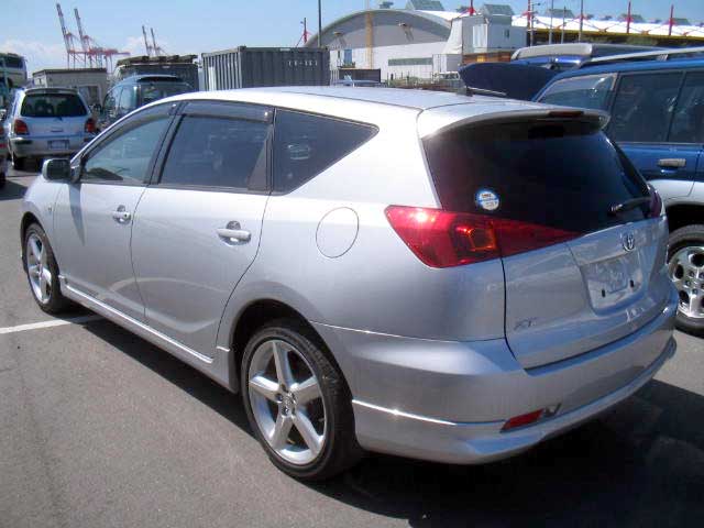 2002 Toyota Caldina Pictures