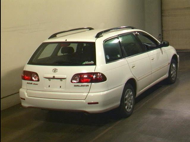 2002 Toyota Caldina Pictures