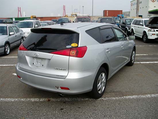 2002 Toyota Caldina Images