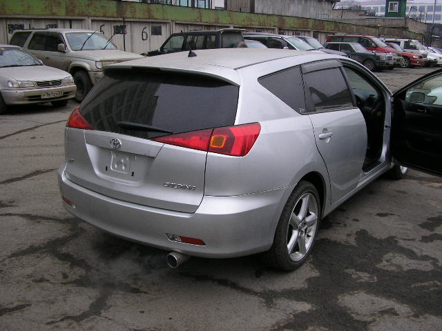 2002 Toyota Caldina Photos