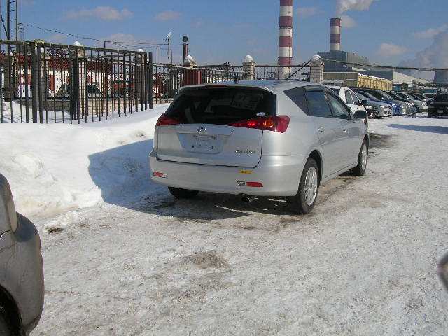 2002 Toyota Caldina Pictures