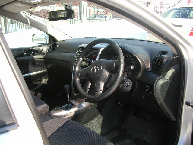 2002 Toyota Caldina Pictures