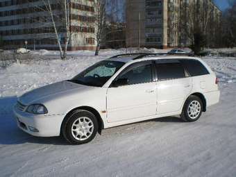 2002 Toyota Caldina Images