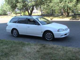 2002 Toyota Caldina Pictures