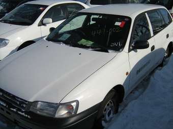 2002 Toyota Caldina Photos