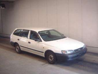 2002 Toyota Caldina Photos