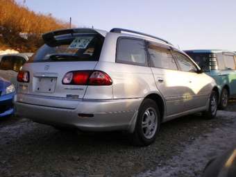 2002 Toyota Caldina Photos