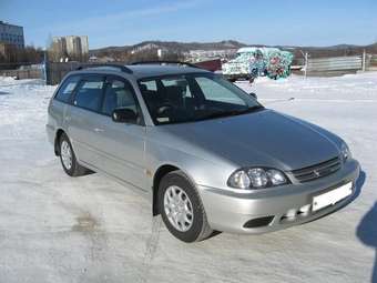 2002 Toyota Caldina Pictures