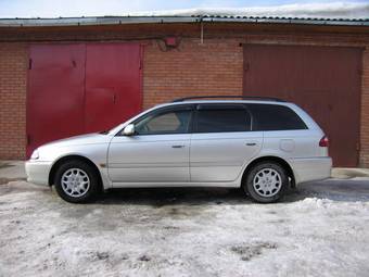 2002 Toyota Caldina Photos