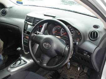 2002 Toyota Caldina Pictures