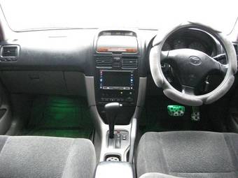 2002 Toyota Caldina Photos