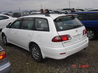 2002 Toyota Caldina Photos