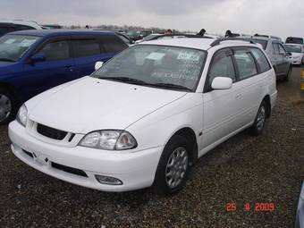 2002 Toyota Caldina Photos