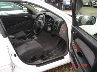 2002 Toyota Caldina Photos