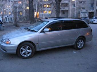 2002 Toyota Caldina Photos