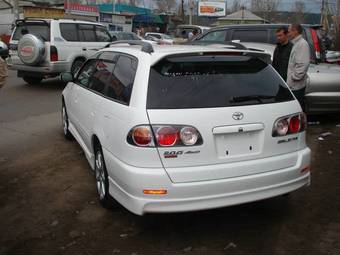 2002 Toyota Caldina Photos