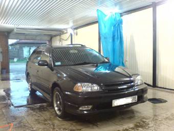 2002 Toyota Caldina Photos