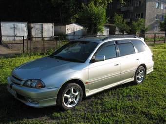 2002 Toyota Caldina Pics