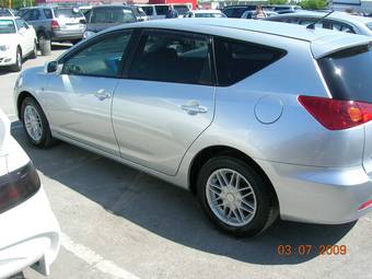 2002 Toyota Caldina Images