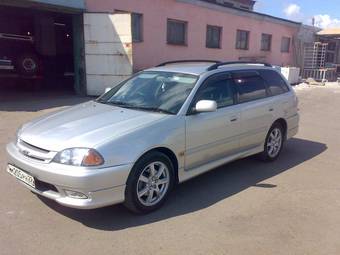 2002 Toyota Caldina Photos