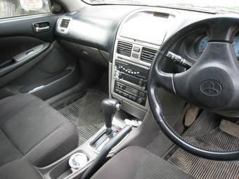 2002 Toyota Caldina Photos