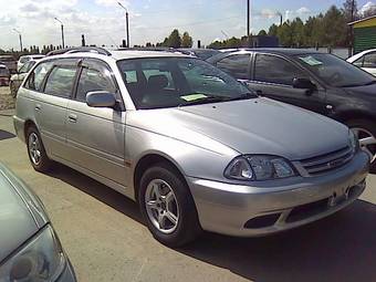 2002 Toyota Caldina Photos