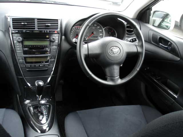 2003 Toyota Caldina Photos