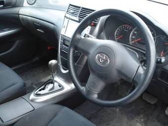 2003 Toyota Caldina Images