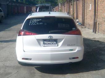 2003 Toyota Caldina Photos