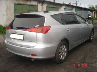 2003 Toyota Caldina Images