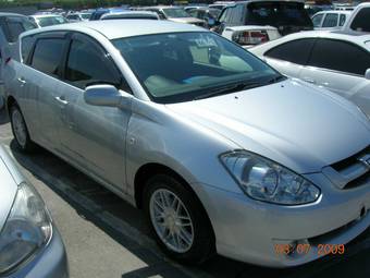 2003 Toyota Caldina Photos