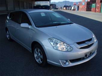 2004 Toyota Caldina Pics