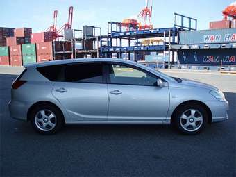 2004 Toyota Caldina Pictures