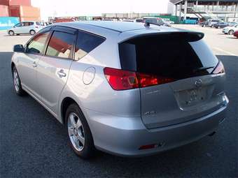 2004 Toyota Caldina Photos