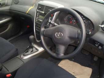 2004 Toyota Caldina Photos