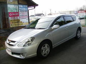 2004 Toyota Caldina Photos