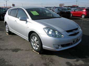 2004 Toyota Caldina Photos