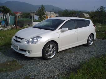 2004 Toyota Caldina Photos