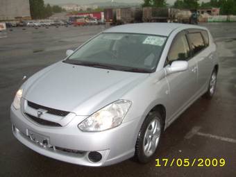 2004 Toyota Caldina Photos