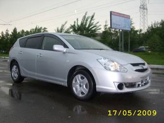2004 Toyota Caldina Photos