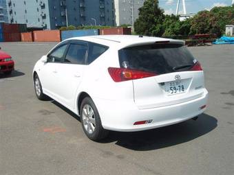 2004 Toyota Caldina Photos