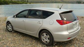 2004 Toyota Caldina Images