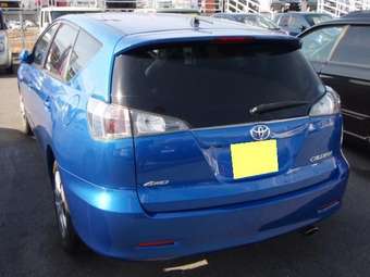 2005 Toyota Caldina Pics