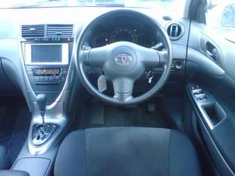 2005 Toyota Caldina Pics