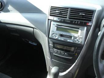 2005 Toyota Caldina Images