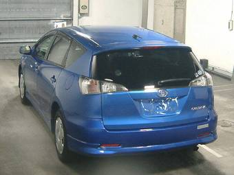 2005 Toyota Caldina Photos