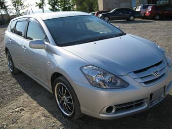 2005 Toyota Caldina Photos