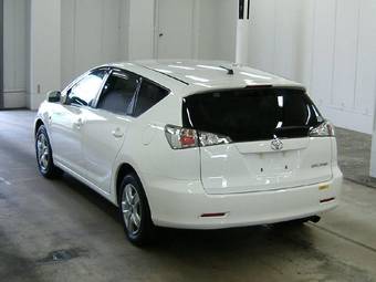 2005 Toyota Caldina Pics