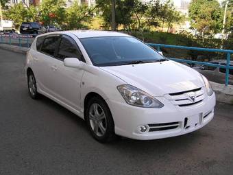 2005 Toyota Caldina Photos