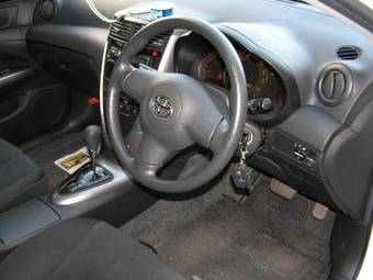 2005 Toyota Caldina Images
